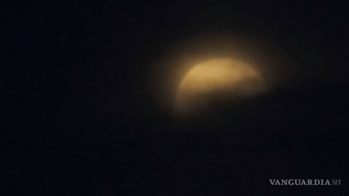 $!Imágenes de la asombrosa Superluna de sangre que coincide con un eclipse lunar