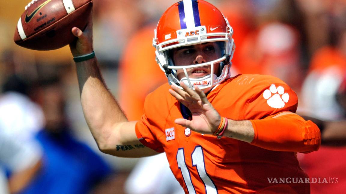 $!Arrestan a QB de los Broncos de Denver por 'meterse' a una casa