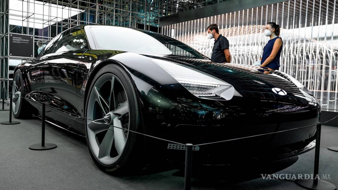 $!El concept car Hyundai Prophecy en exhibición en el Salón Internacional del Automóvil IAA en Munich, Alemania. EFE/EPA/Sascha Stenbach