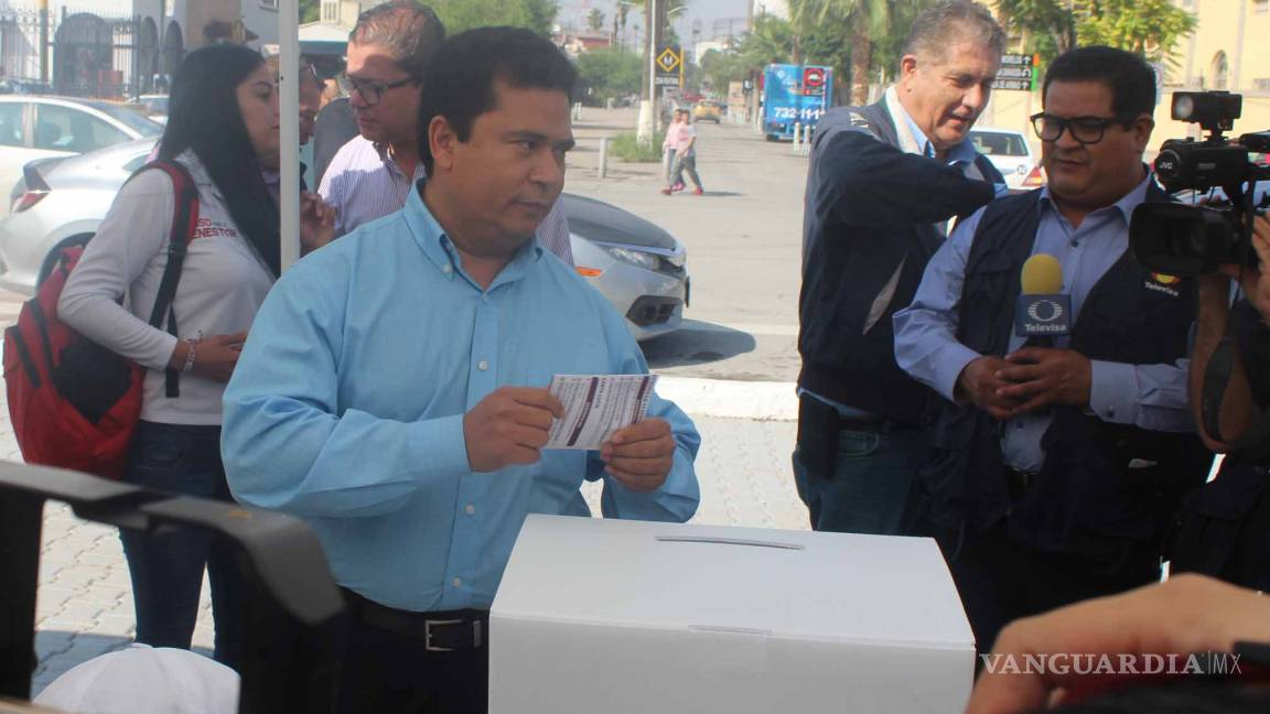 Delegado de AMLO en Coahuila defiende la consulta del NAIM pese a fallas