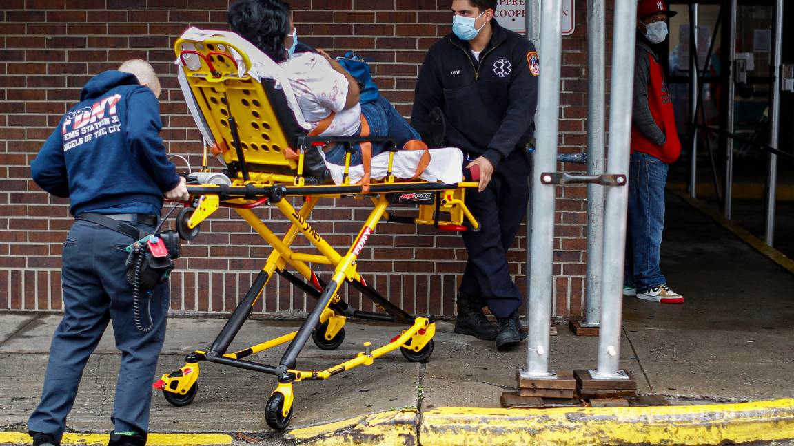 $!Coronavurus: The New Yorker dedica una conmovedora portada a los héroes de la pandemia por el COVID-19, el personal médico