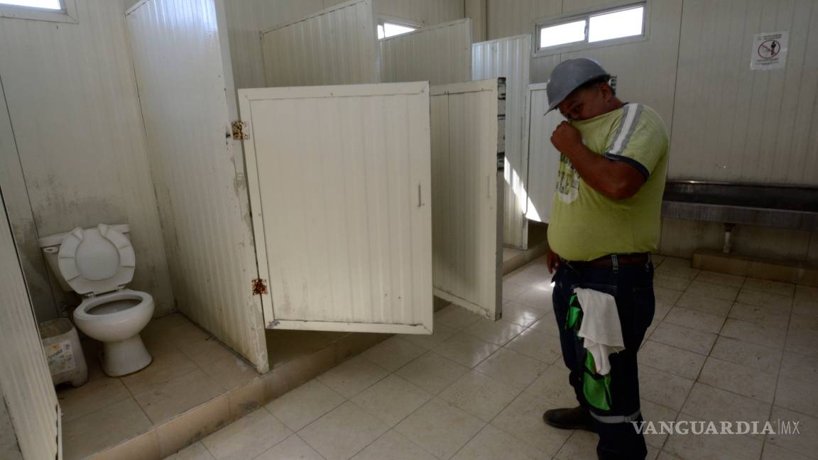 $!Albañiles levantan los muros del CEFERESO, desde su propia cárcel