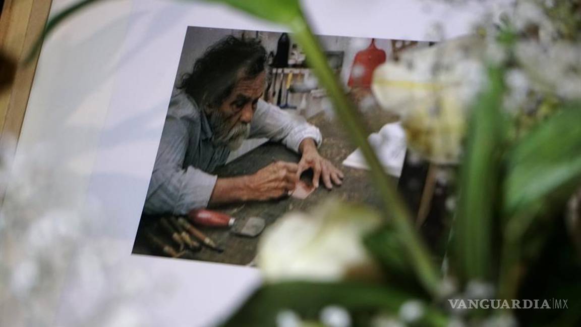 $!Recuerdan a Francisco Toledo con veladoras y canciones en su natal Oaxaca