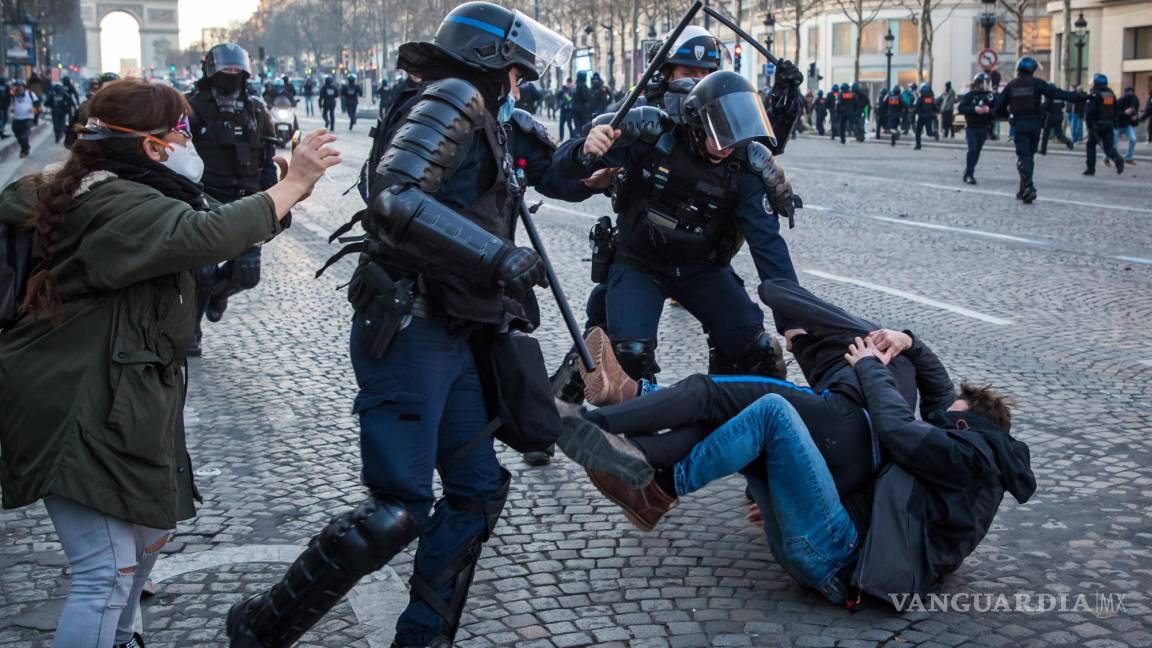 Evita París bloqueo de opositores a restricciones