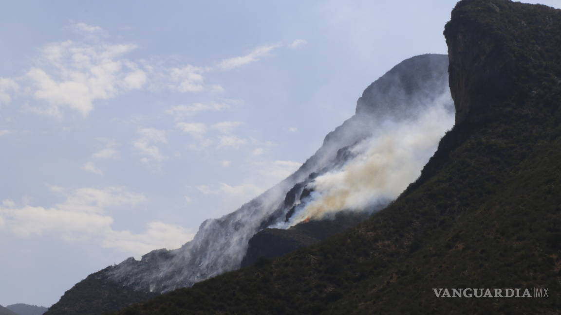 Calculan que incendio en cañón de San Lorenzo se podrá controlar hasta mañana martes