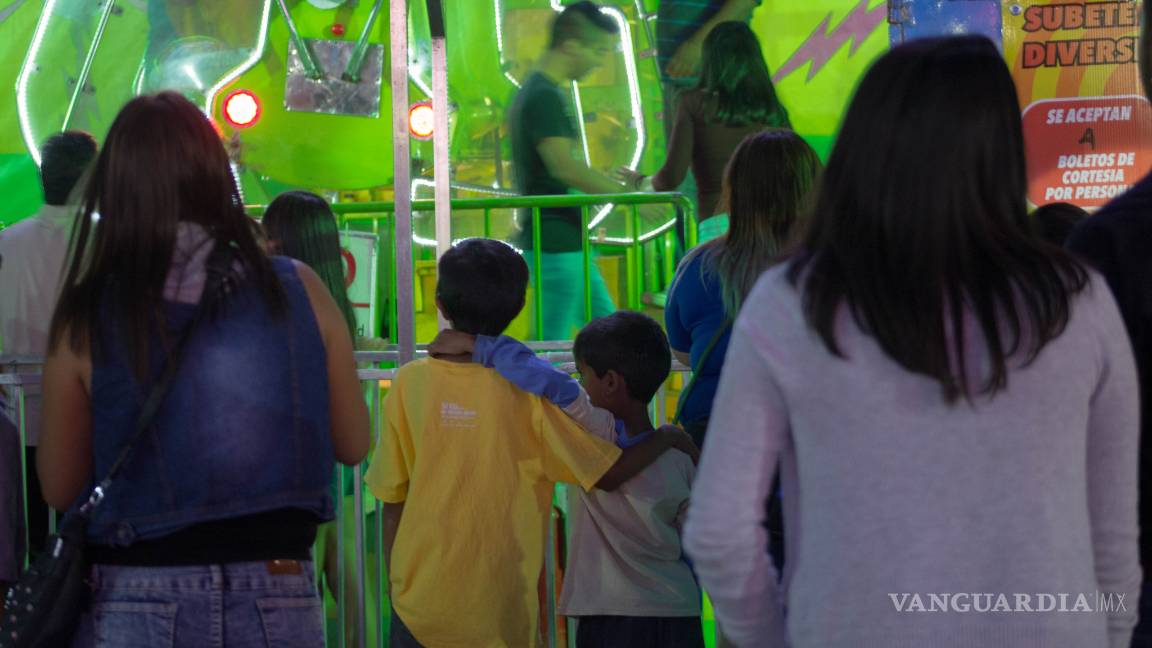 $!Los niños que sólo miran los juegos de la Feria porque no tienen dinero (Fotorelato)
