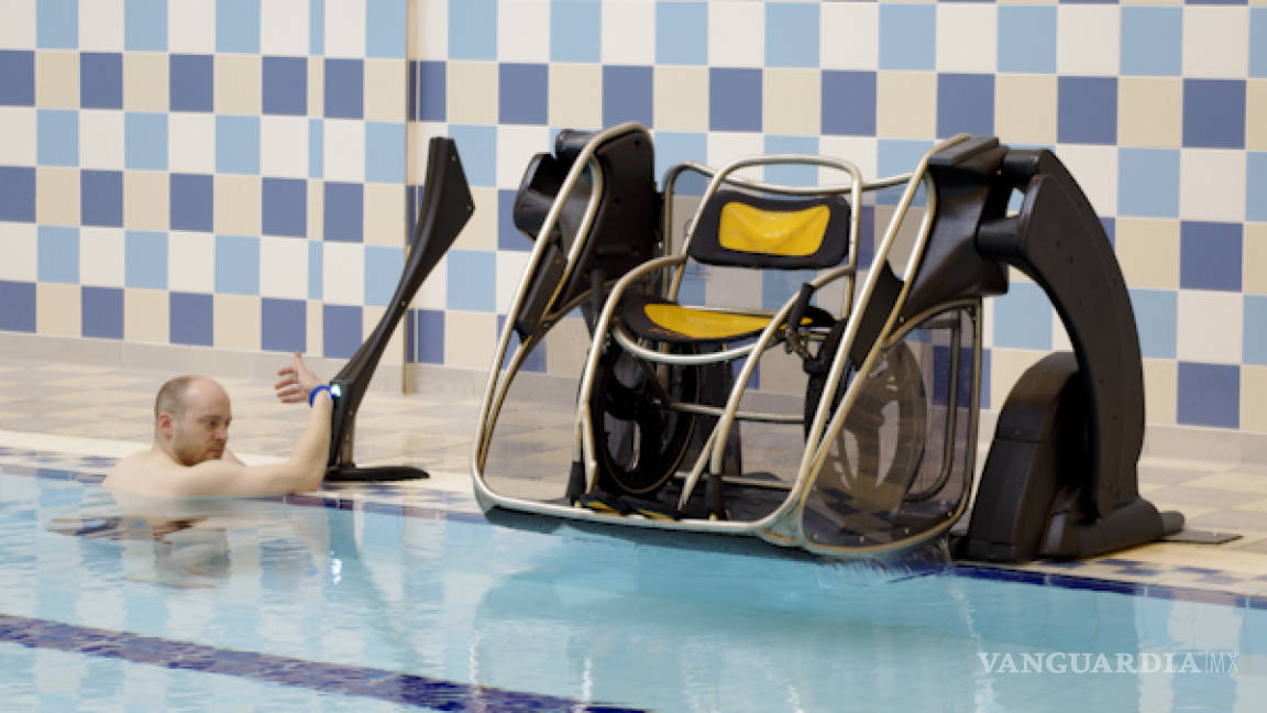 Éxito de mexicana en Escocia por tecnología para nadadores discapacitados