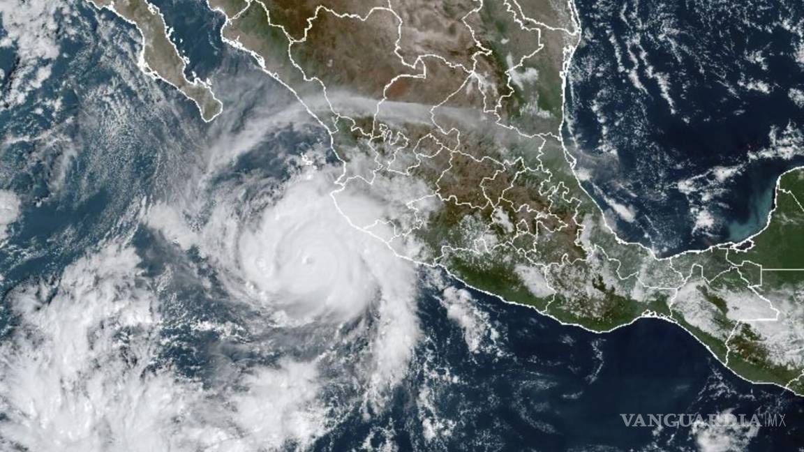 Roslyn crece a huracán categoría 4 rumbo a costa mexicana