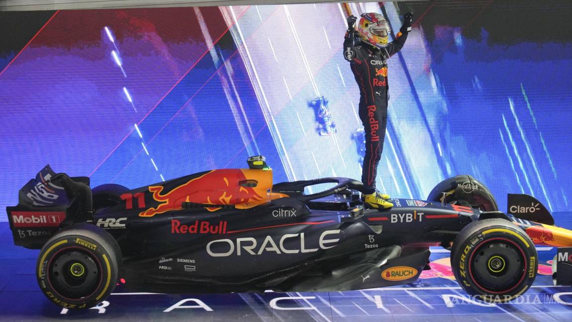 Celebración de Max Verstappen tendrá que esperar, Red Bull festejó a Sergio Pérez