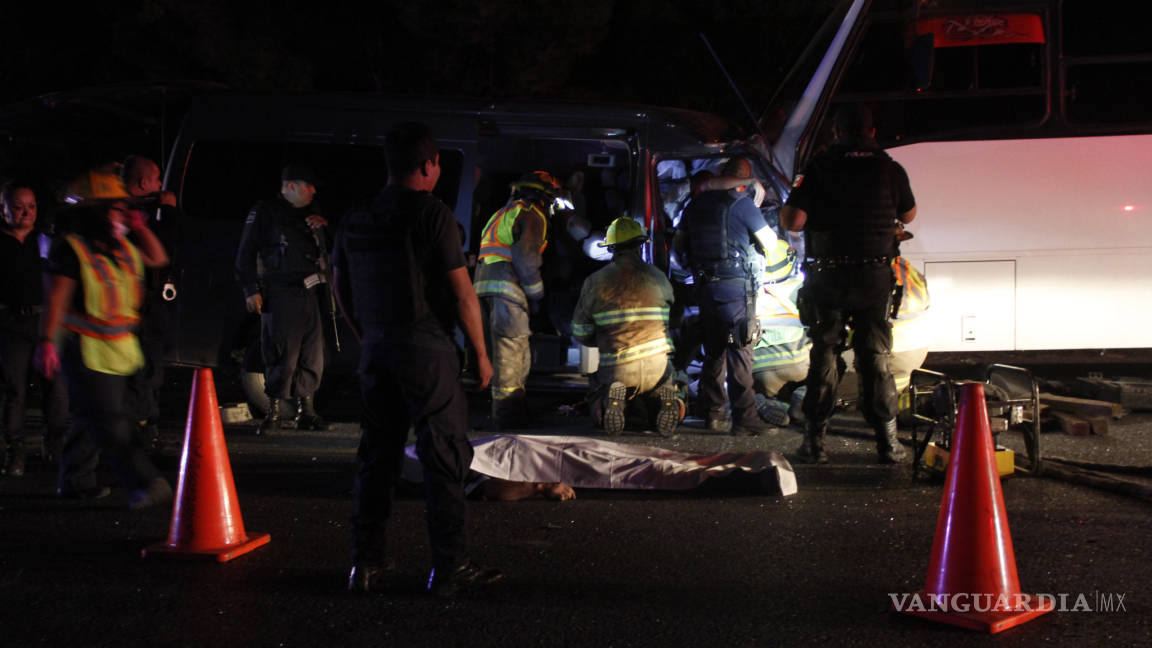 Mueren 4 personas en choque frontal de camiones de transporte, en la carretera Saltillo-Zacatecas