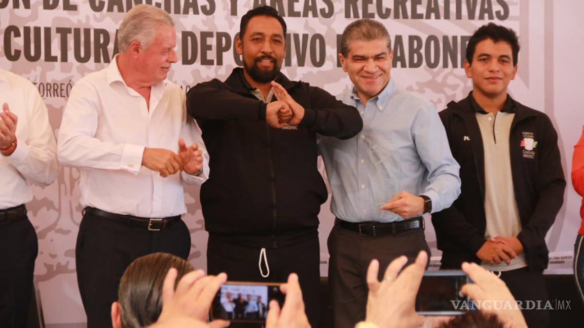 Inaugura gobernador cancha y áreas recreativas en La Jabonera de Torreón
