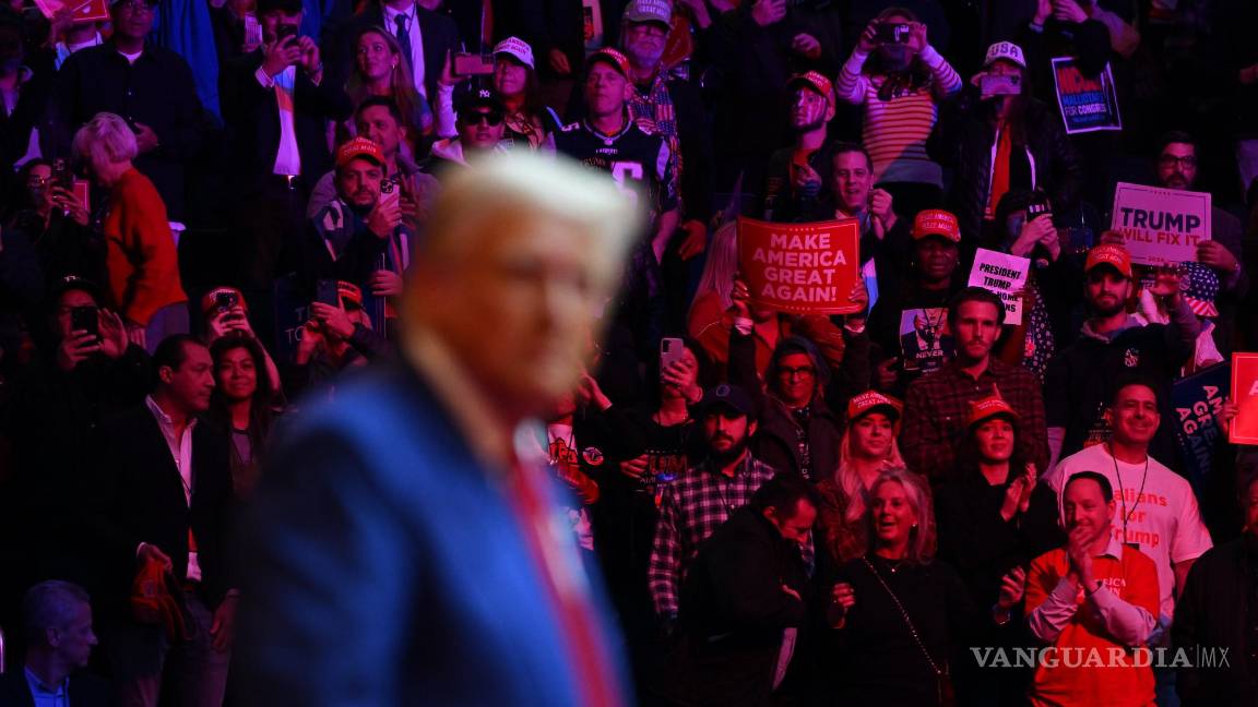 $!El expresidente Donald Trump, candidato presidencial republicano, habla durante un mitin de campaña en el Madison Square Garden de Nueva York.
