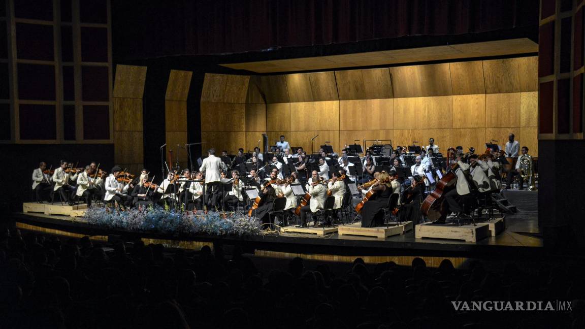 $!Celebra Filarmónica del Desierto su décimo aniversario con imagen conmemorativa creada por Federico Jordán