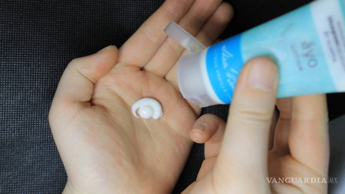 $!La mayoría de la gente se lava la cara dos veces al día, pero si tienes piel sensible o seca, con una vez es suficiente.