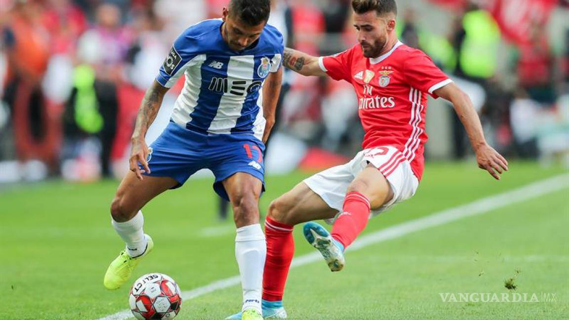 Con 'Tecatito' Corona jugando de nuevo como lateral, Porto vence a Benfica