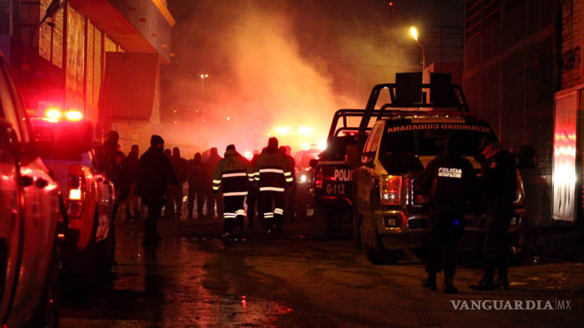 Comando incendia antro en Zacatecas, con clientes y empleados adentro