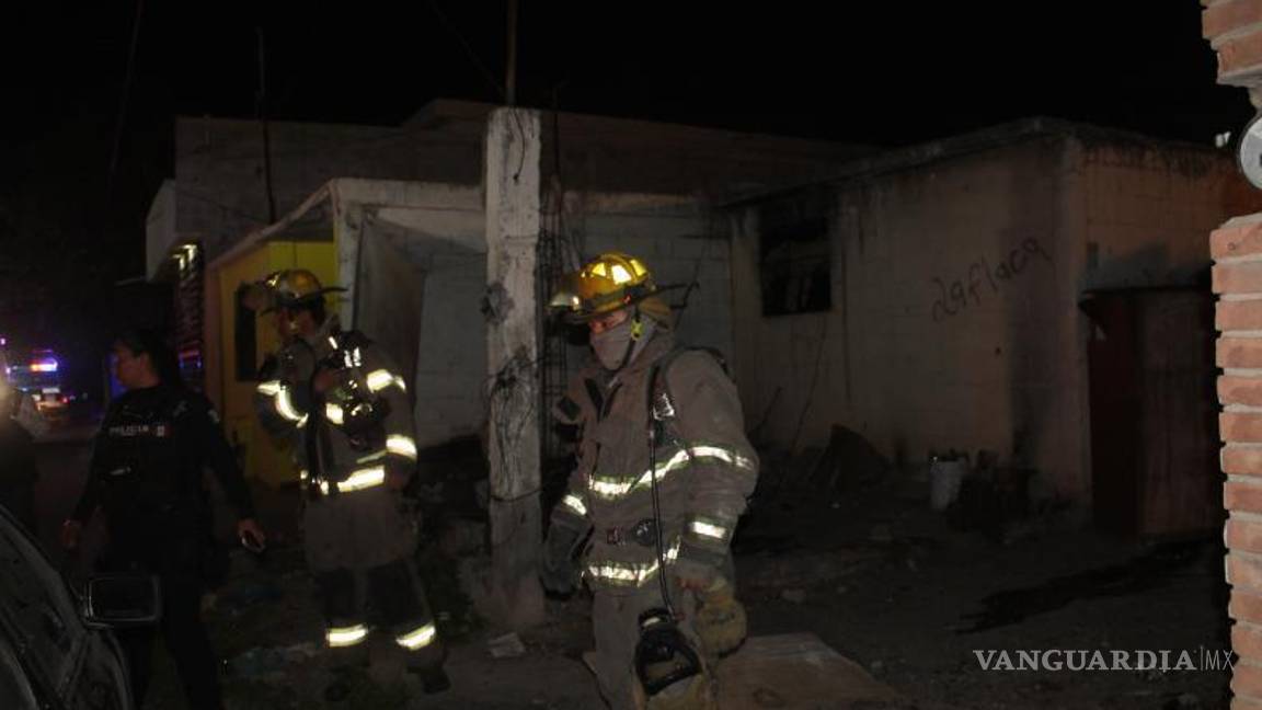 $!Los bomberos sofocaron el fuego.