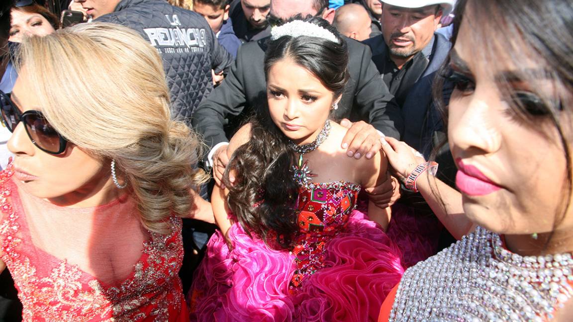 $!Llegó la fecha, miles llegaron al ejido La Joya para los XV de Rubí