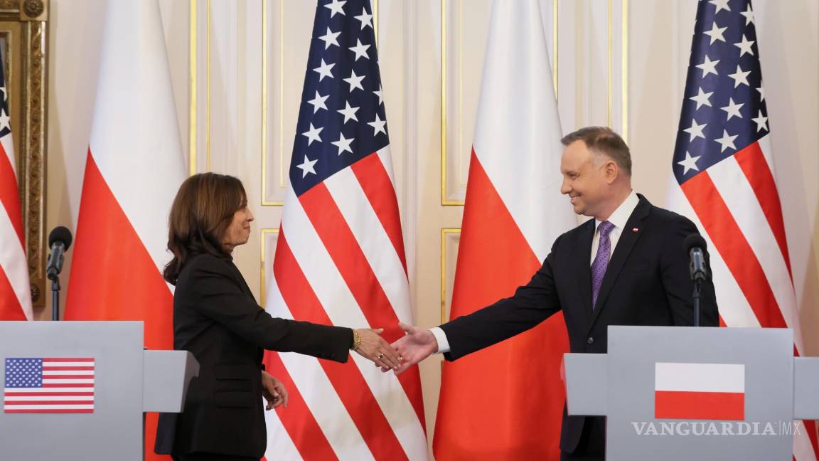 $!La vicepresidenta estadounidense Kamala Harris y el presidente polaco Andrzej Duda en el Palacio Belvedere en Varsovia, Polonia. EFE/EPA/Leszek Szymanski