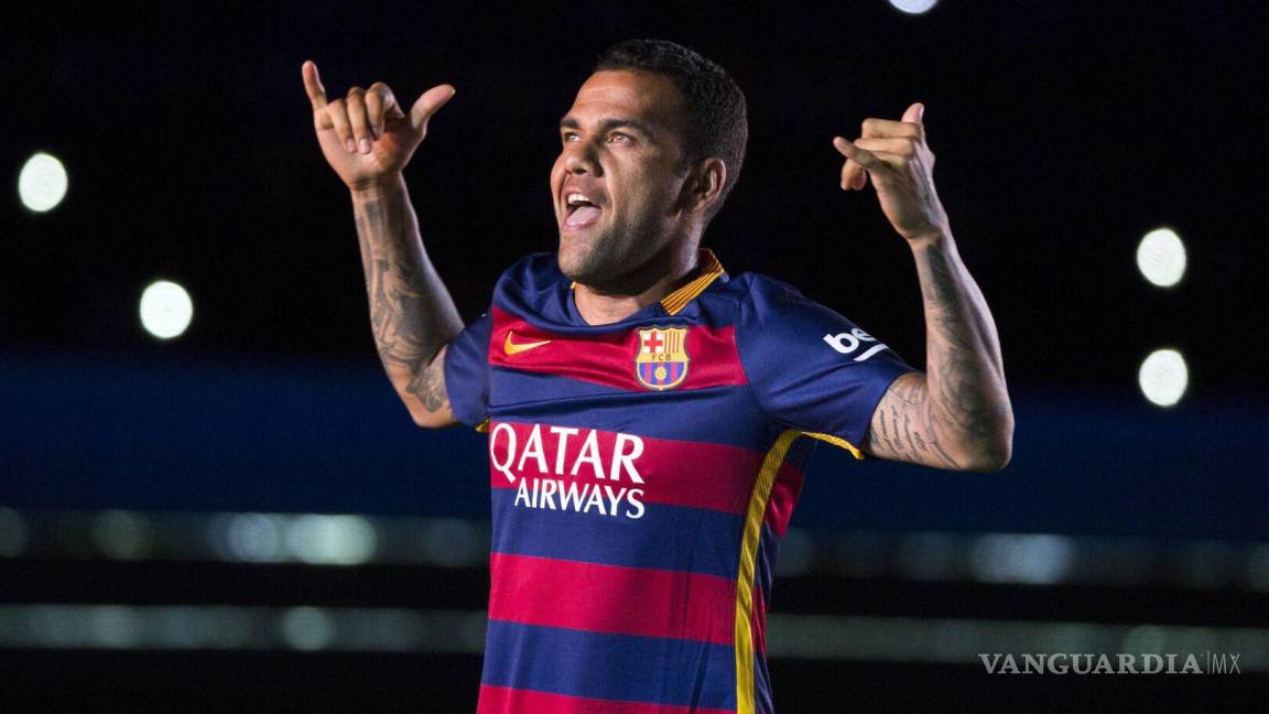 Alves regresará al Barcelona como refuerzo
