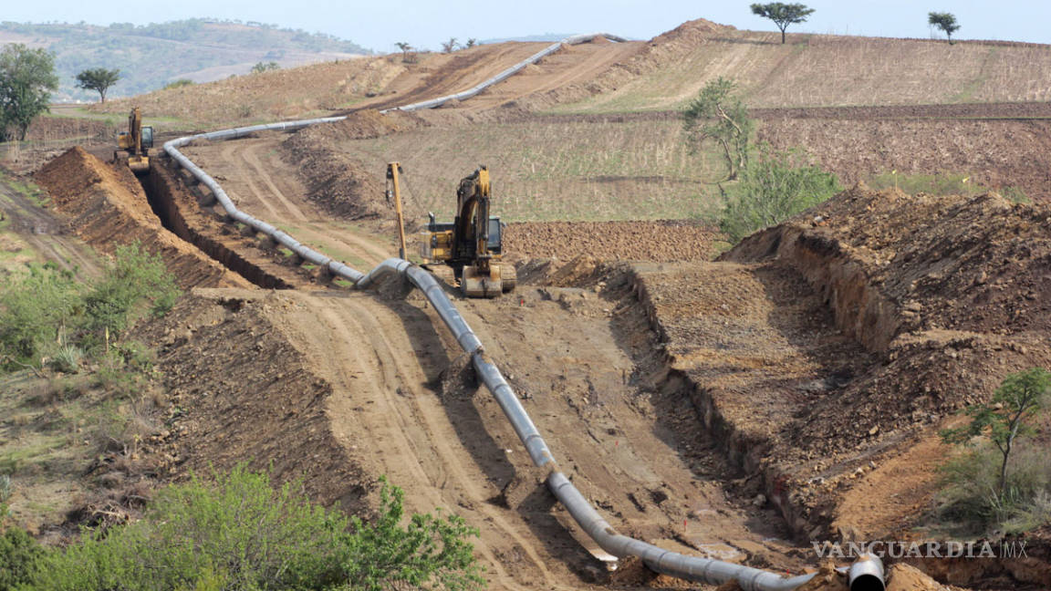 CFE contrató construcción de gasoductos sin aprobación, acusa AMLO