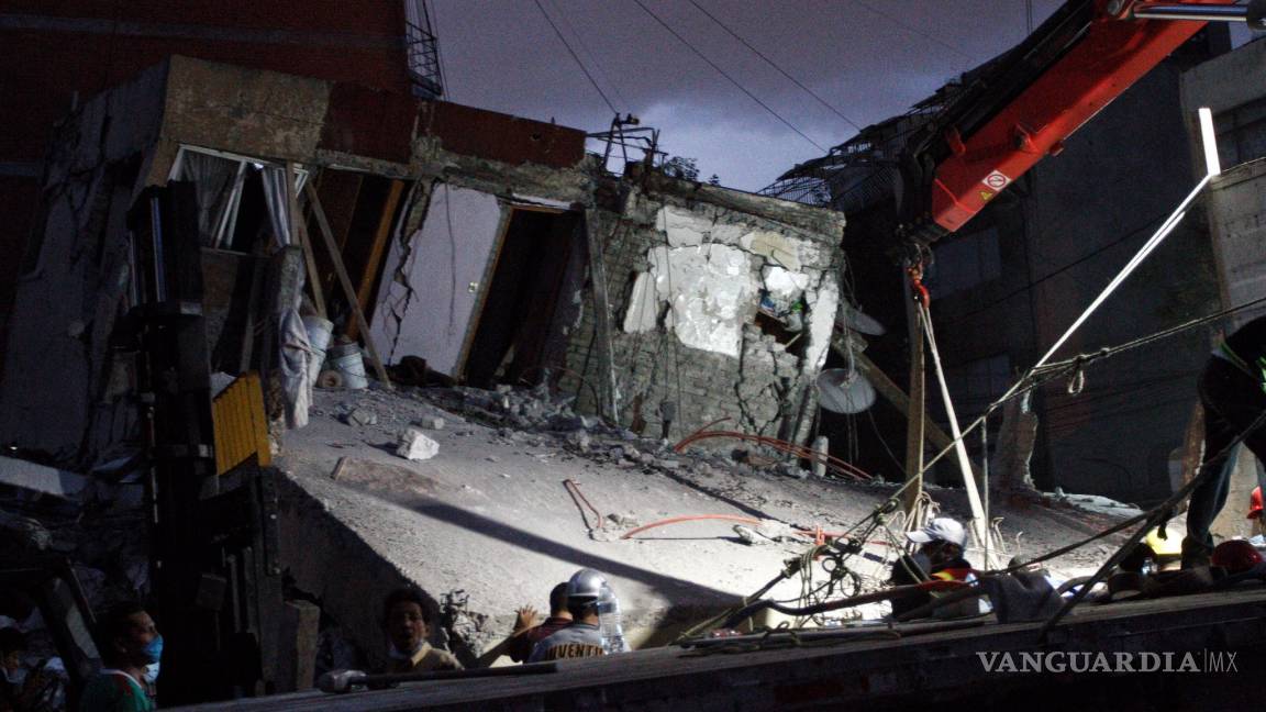 217 la cifra de muertos por sismo en el Centro del País; hay más de 20 niños fallecidos bajo ruinas de escuela