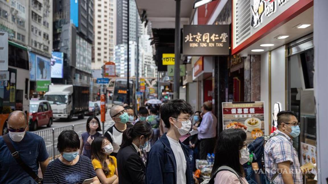 Tercera oleada de contagios de COVID-19 provoca temor temores en Hong Kong