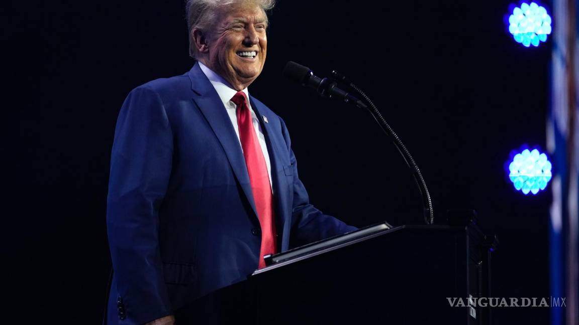 $!El expresidente Donald Trump habla en la conferencia Turning Point Action en West Palm Beach, Florida.