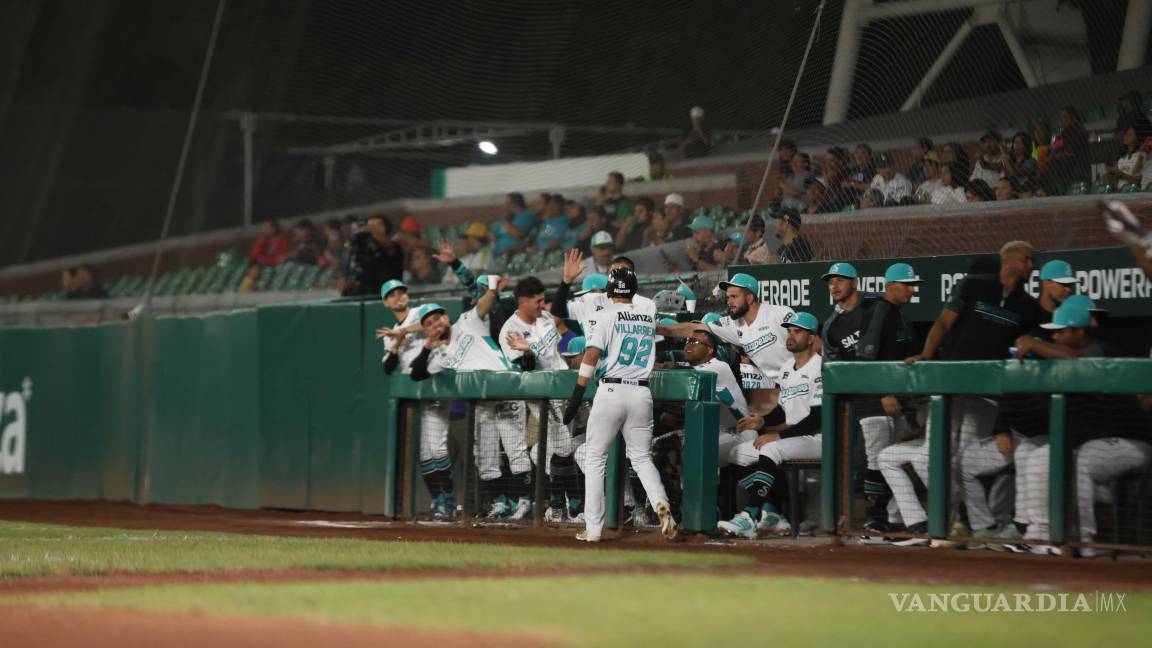 $!Brandon Villarreal cruzó el plato en dos ocasiones, siendo clave en el arranque ofensivo de Saraperos.