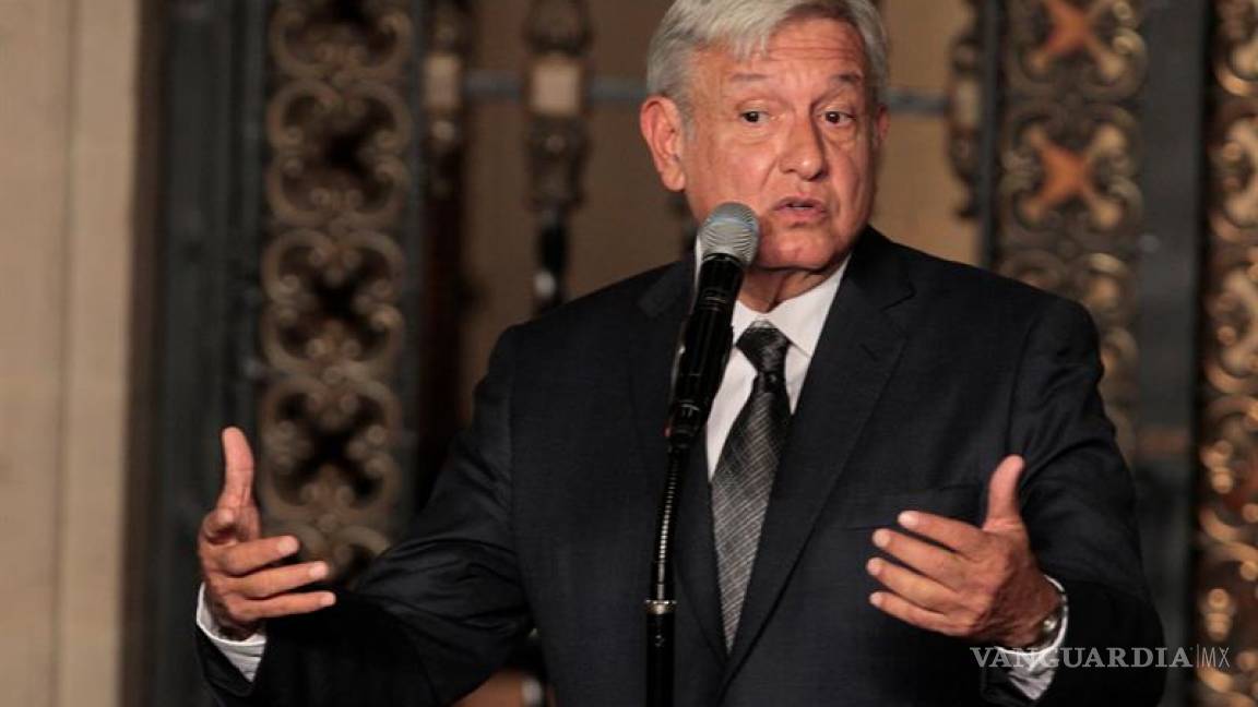 20 profesionistas sin armas y sin formación en seguridad cuidarán de López Obrador