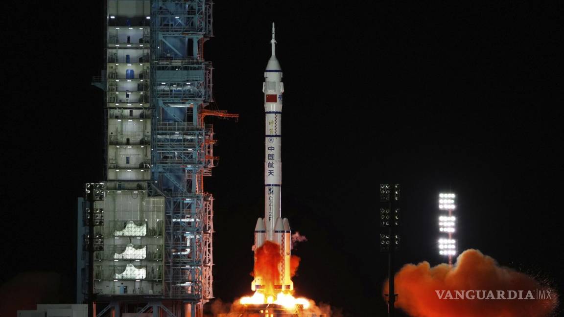 Lanza China misión para completar estación espacial