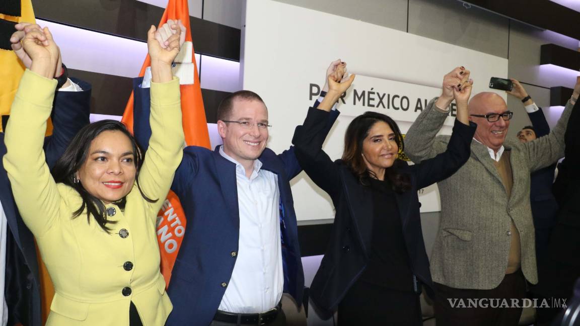 $!Fuga de militantes desdibuja la izquierda y la derecha en México