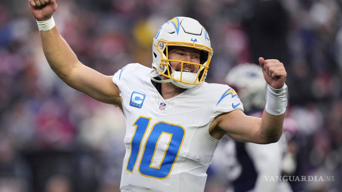 Los Chargers aplastan a Patriots y aseguran boleto a los Playoffs de la NFL