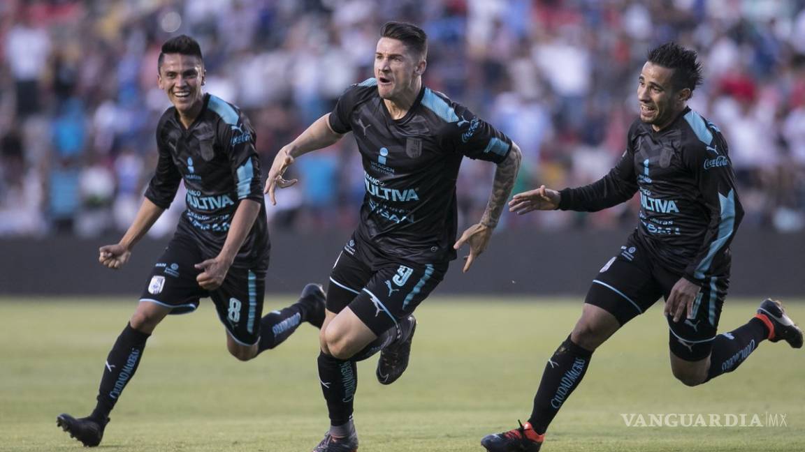 Chilena, golazo y Querétaro saca un valioso empate