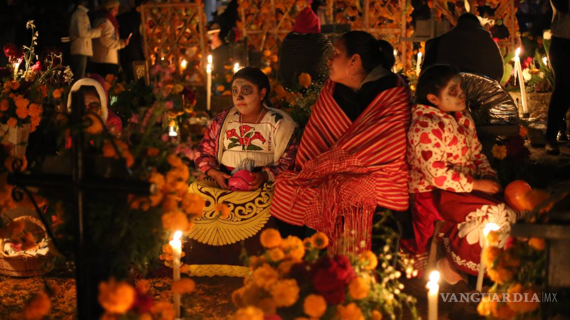 $!Janitzio celebra a sus muertos (Fotogalería)
