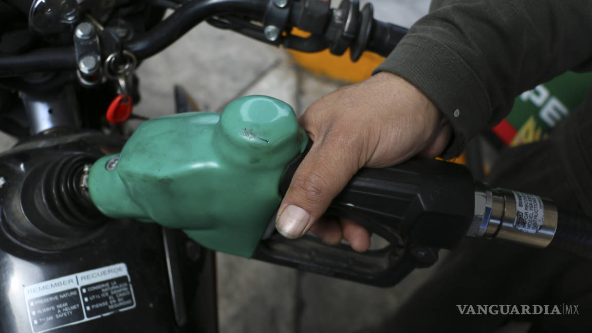 Baja de precio en gasolinas, hasta 2017: Banamex