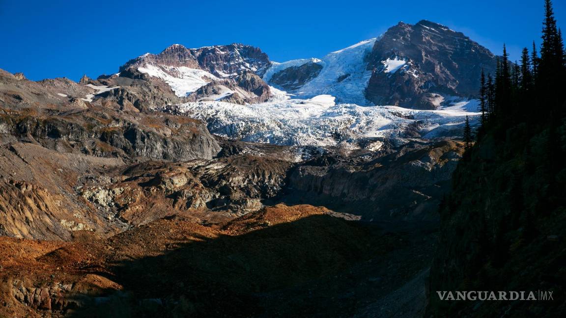 $!El glaciar Tahoma del Monte Rainier en Washington, el 22 de octubre de 2018. El cambio climático está derritiendo el hielo del Monte Rainier.