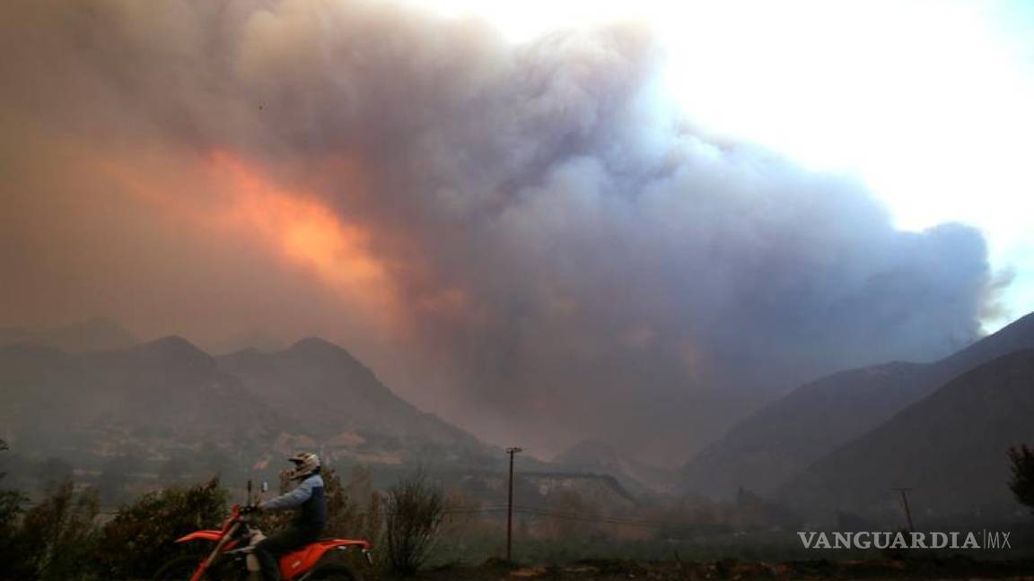 Fuegos en EU arrasan 81 mil hectáreas, una superficie mayor que Nueva York