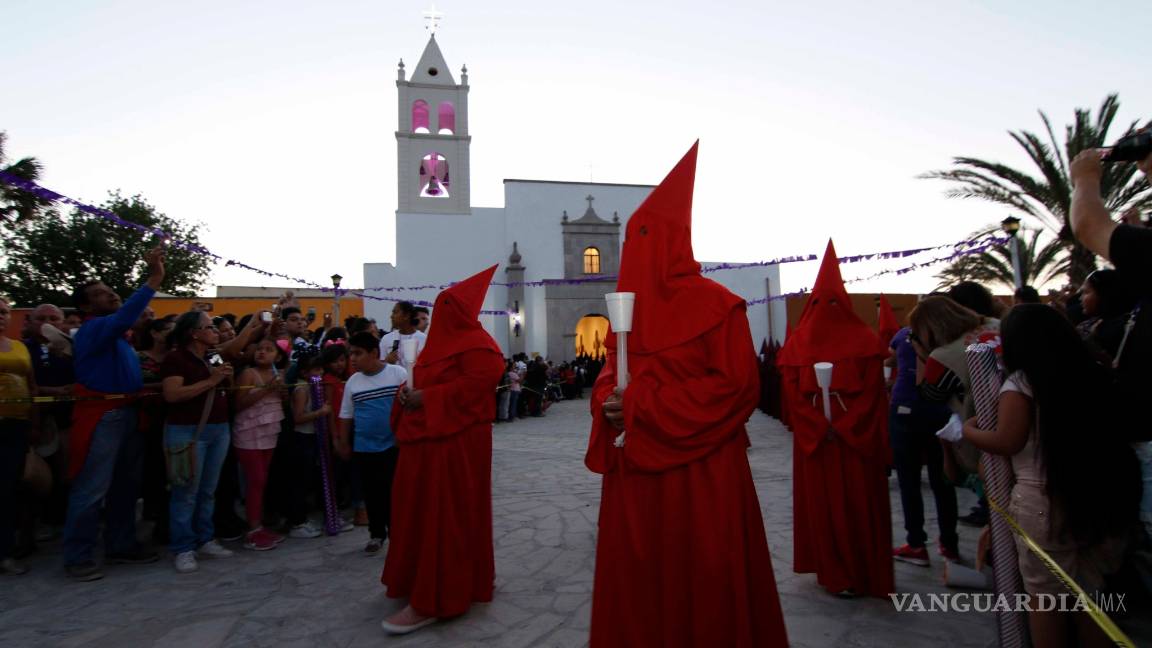 $!La procesión del silencio se apodera de Viesca