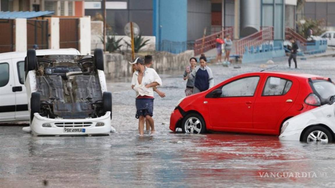 Malecón y barrios de La Habana fueron afectados por fuertes inundaciones