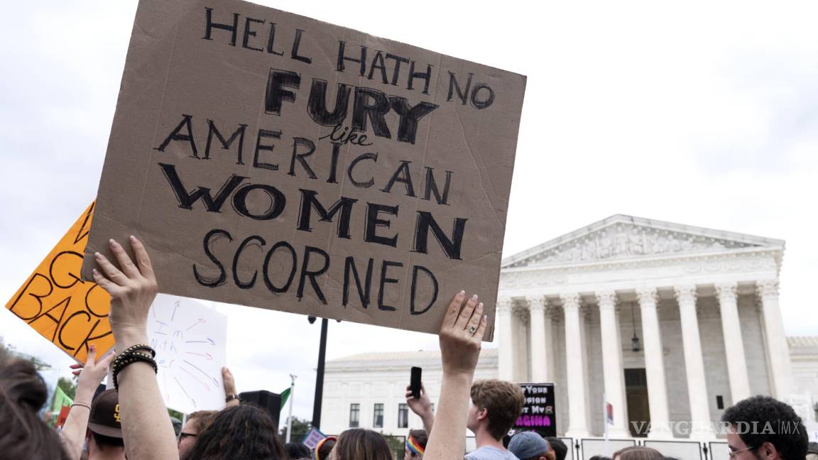 “Abortemos el Tribunal”, toda la ira de las mujeres estalla contra del Tribunal Supremo