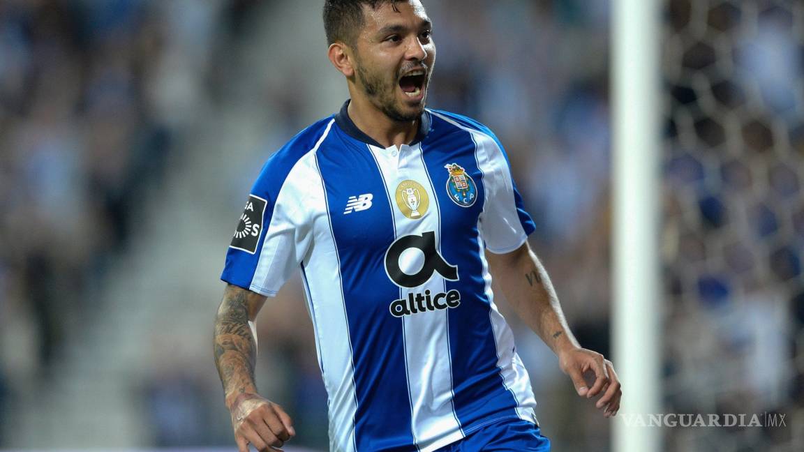 $!'Tecatito' Corona regresa a la senda del gol y contribuye a la goleada del Porto ante el Desportivo Aves