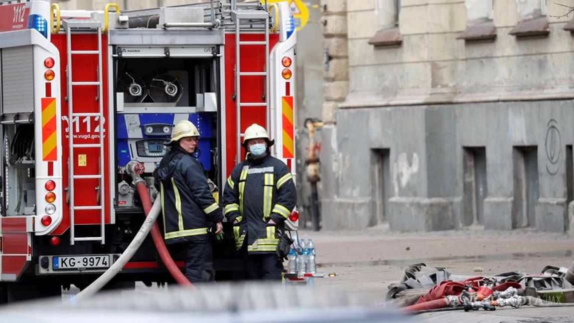 $!Incendio en un hostal en Letonia deja ocho muertos