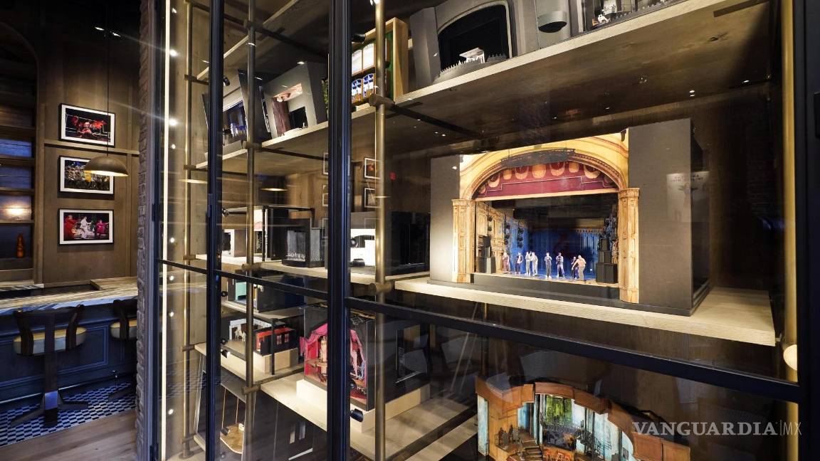 $!Exhibición de maquetas de obras de Broadway en el hotel The Civilian de Nueva York. AP/Richard Drew