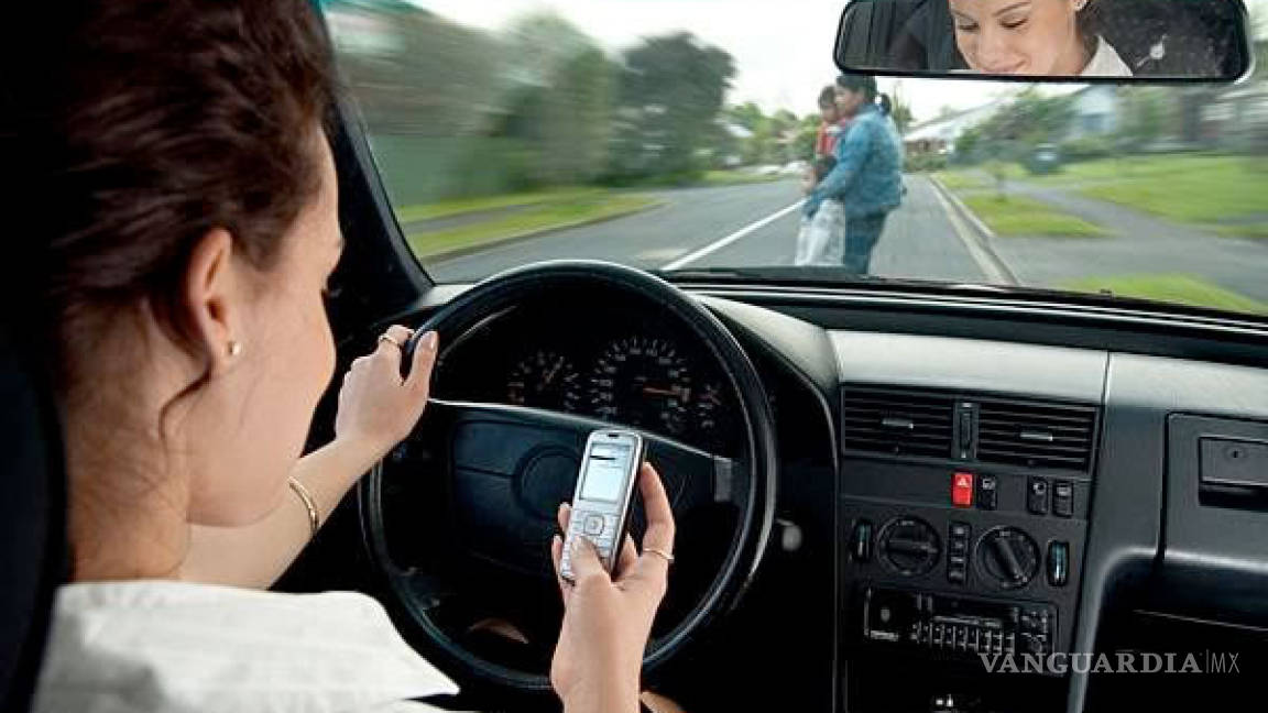 Empresarios avalan castigos a conductores distraídos por celular
