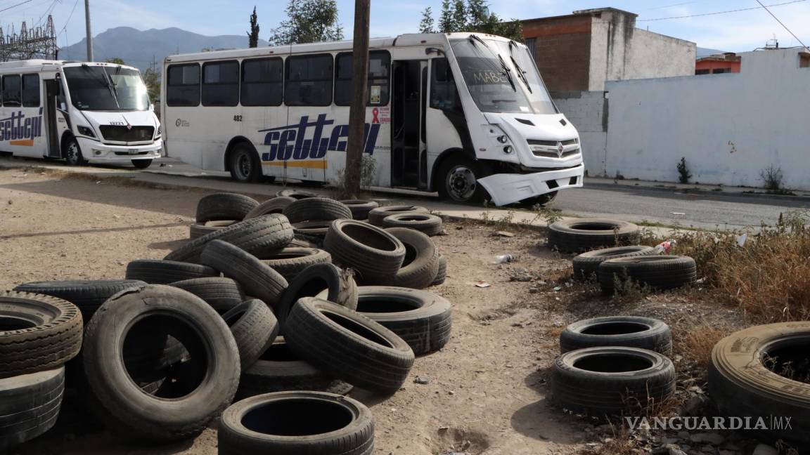 Saltillo: denuncian uso de parque de beisbol infantil como estacionamiento de Settepi