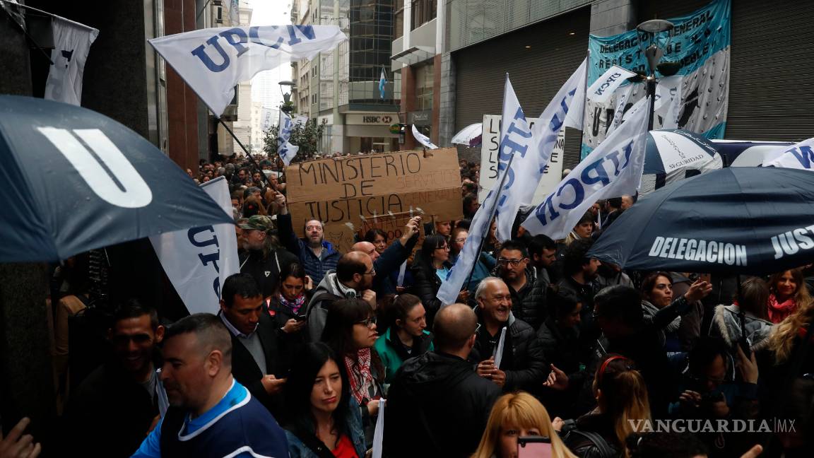 $!Macri declara a la Argentina "en emergencia" y acelera el ajuste para enfrentar la crisis