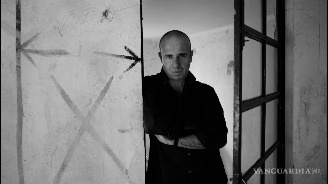 $!Trato de que mis libros escapen del tiempo cotidiano, dice Mario Bellatin