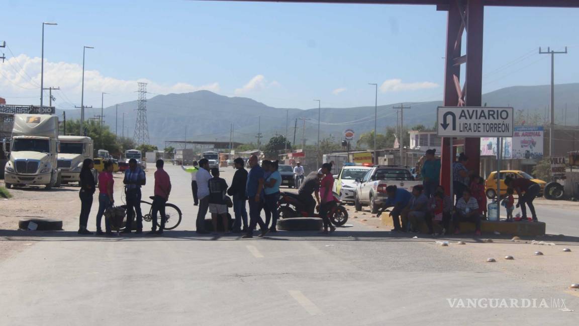 Familias protestan por jardín de niños en Torreón que lleva tres semanas inundado