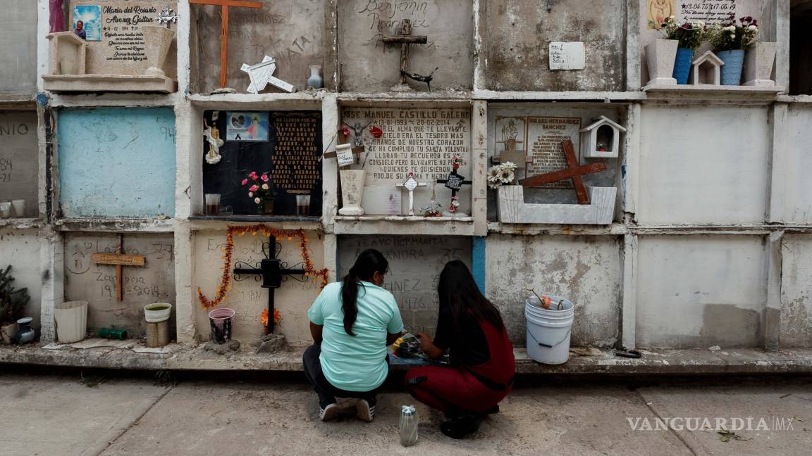 En México, cementerios ven la luz al final del túnel de la pandemia